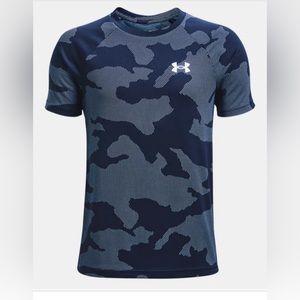 NWT Under Armour boys shirt sleeve shirt